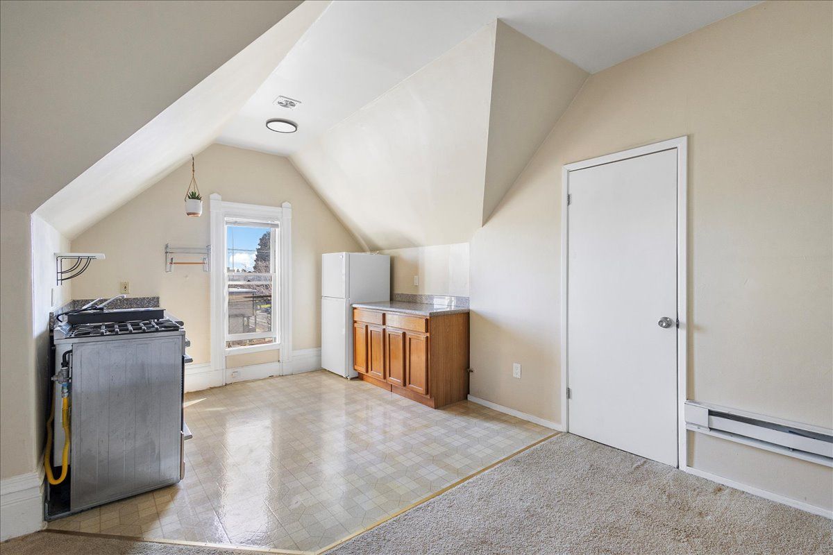 2061 Central Ave #8