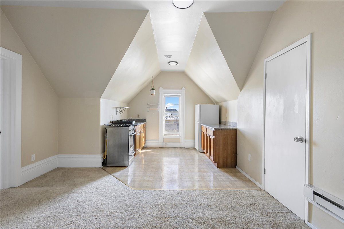 2061 Central Ave #8