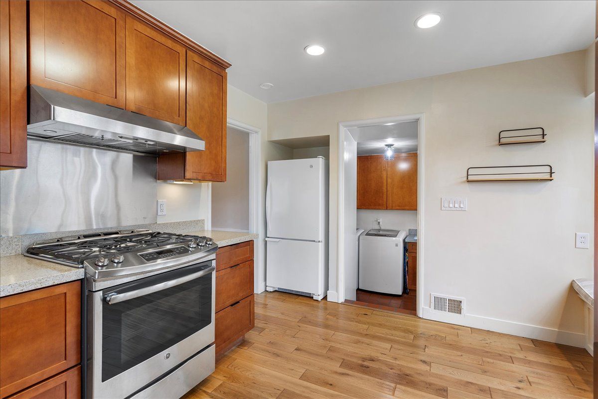 2800 Santa Clara Ave 