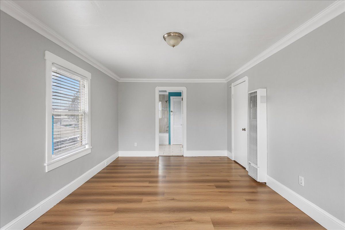 1806 Everett St. - Upper duplex 