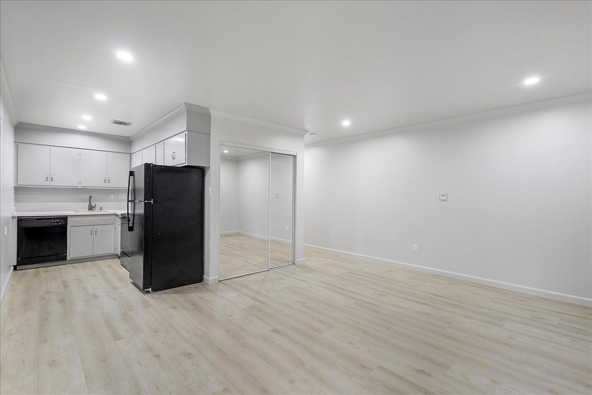 145 17th St. #105
