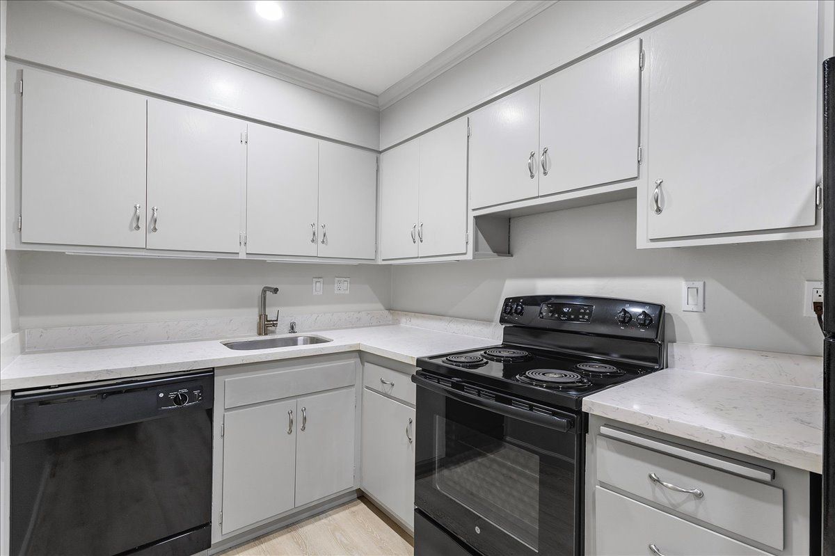 145 17th St. #105