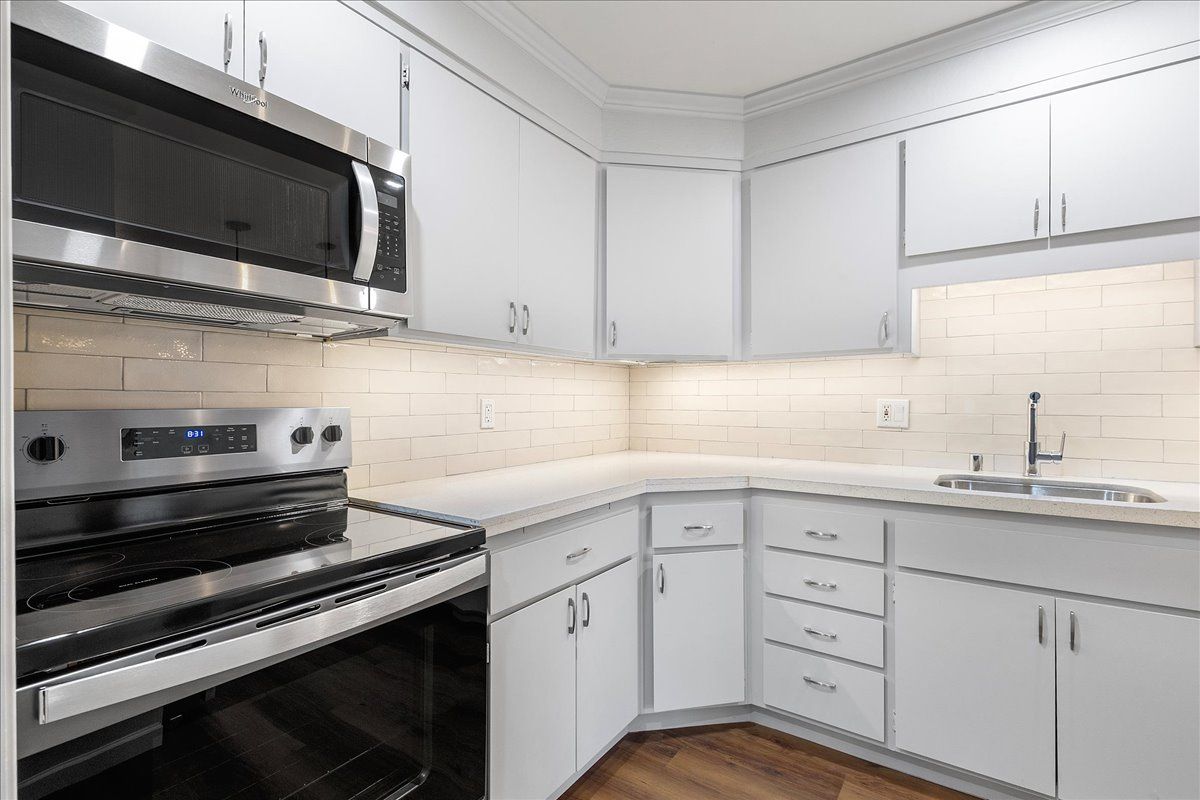 528 Merritt Ave #203