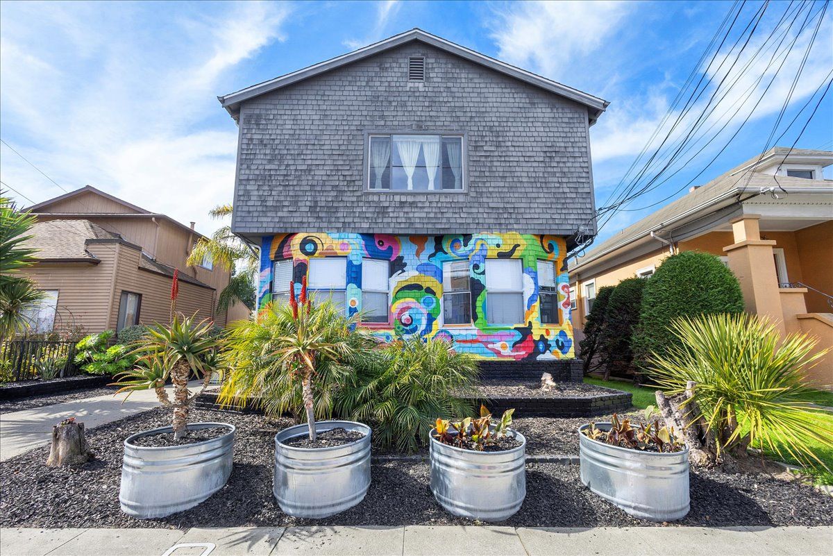 1551 Saint Charles #4