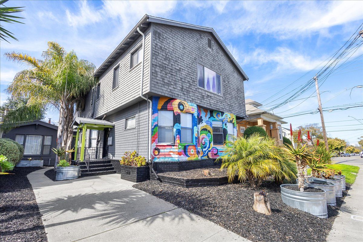 1551 Saint Charles #4