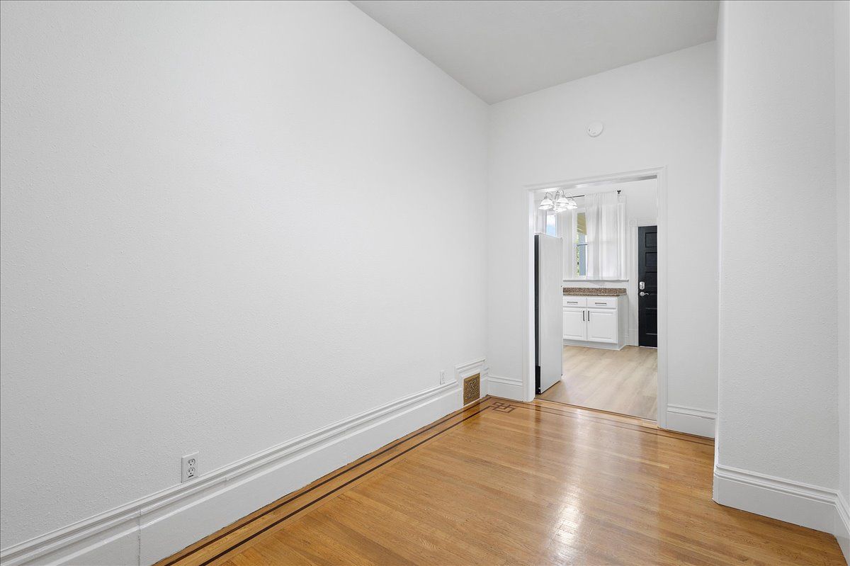 2103 Clinton Ave #B