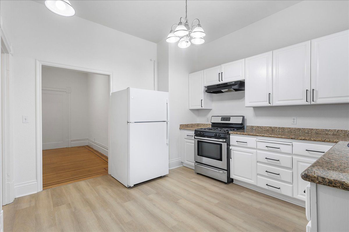 2103 Clinton Ave #B