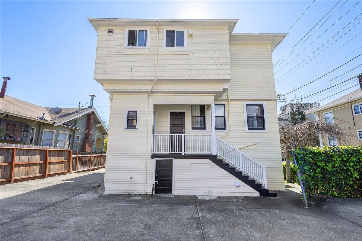 2103 Clinton Ave #B