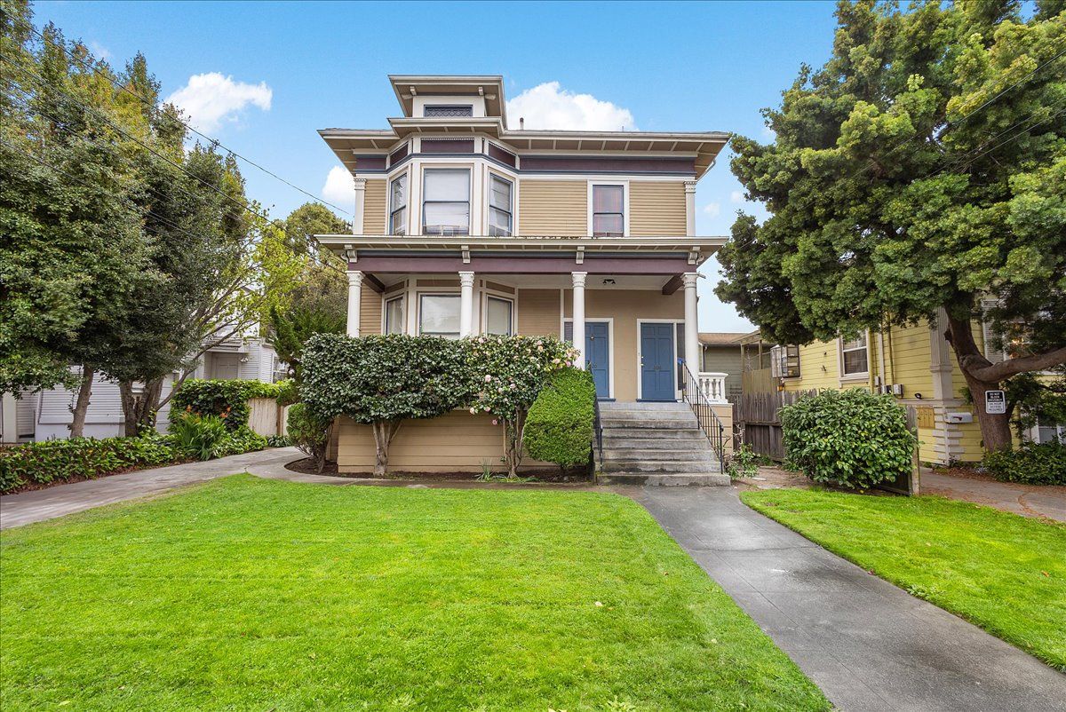 2118 Clinton Ave #B