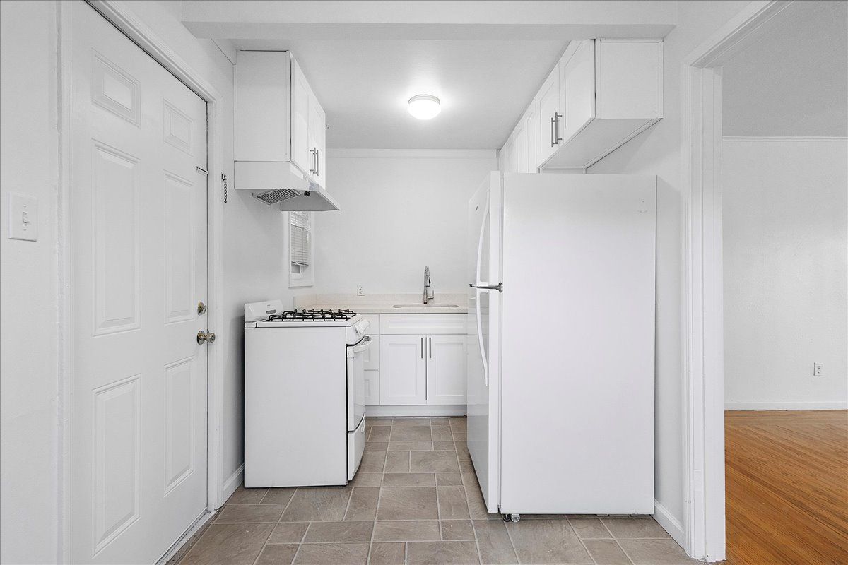 1419 Walnut Street, #E