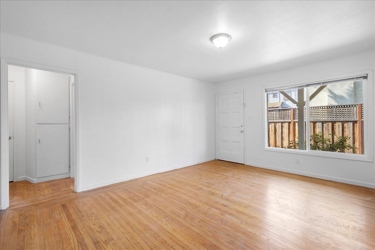 1419 Walnut Street, #E