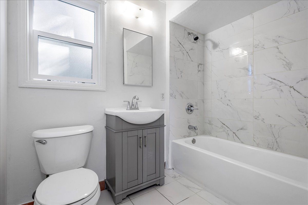1419 Walnut Street, #E