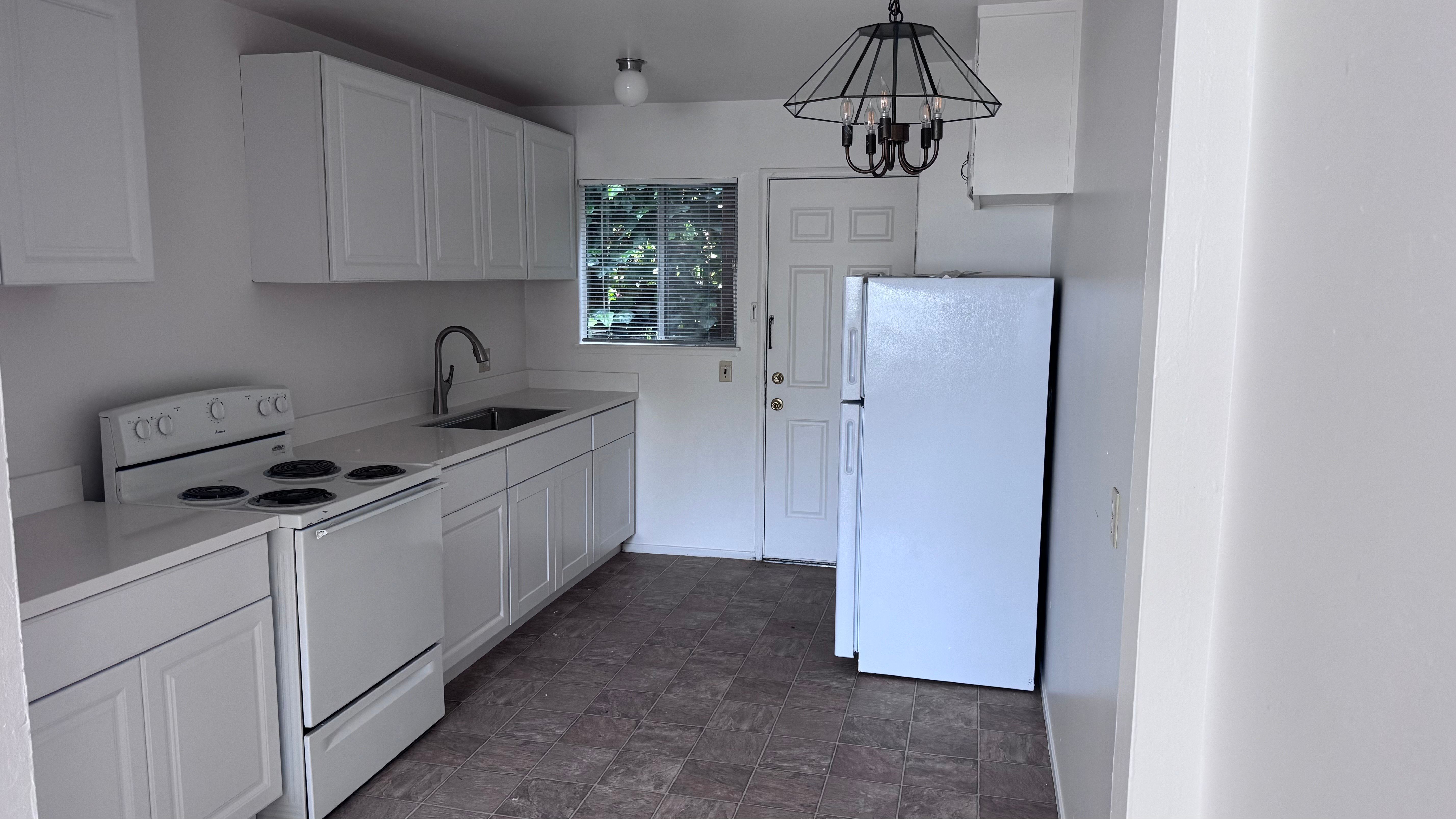 1833 Clinton Ave #B 