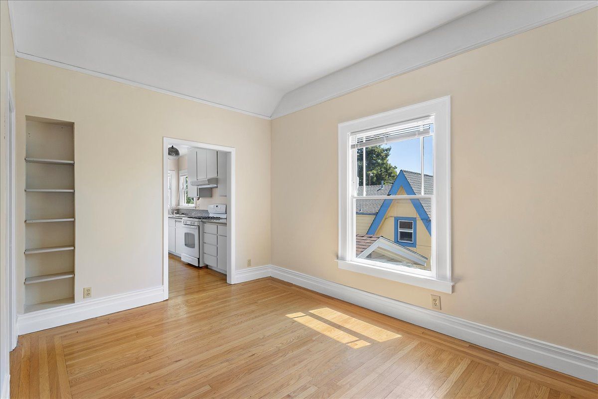2111 Buena Vista Ave #4