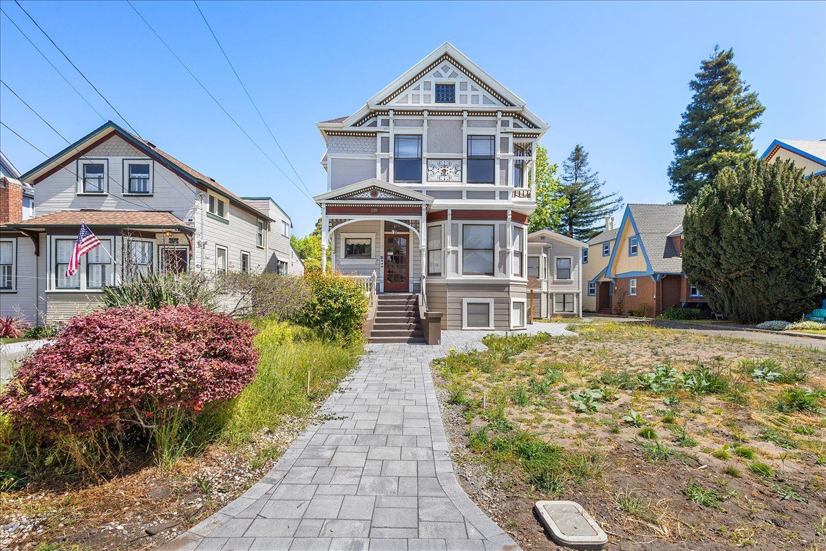 2111 Buena Vista Ave #4