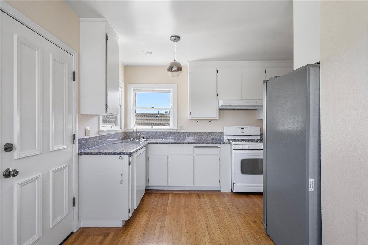 2111 Buena Vista Ave #4