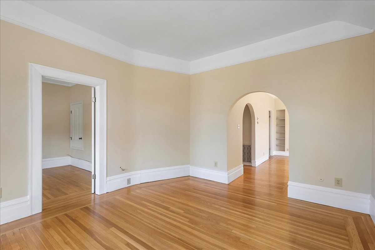 2111 Buena Vista Ave #4