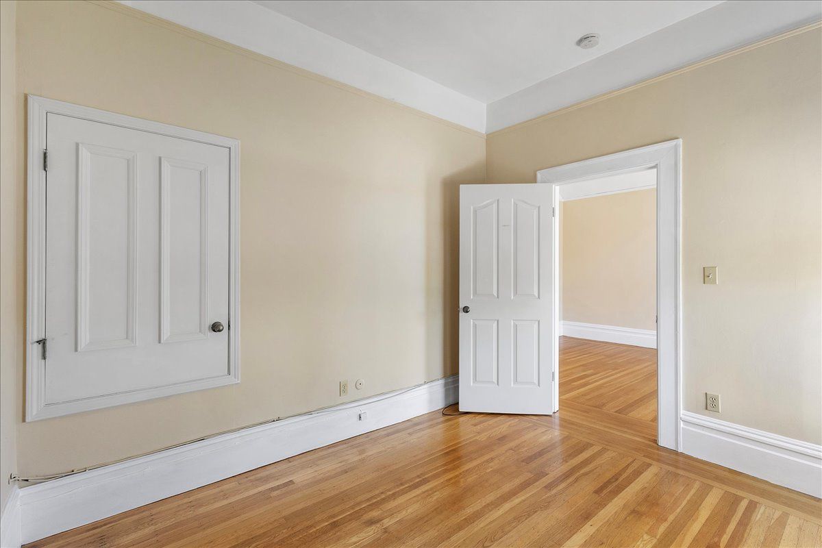 2111 Buena Vista Ave #4