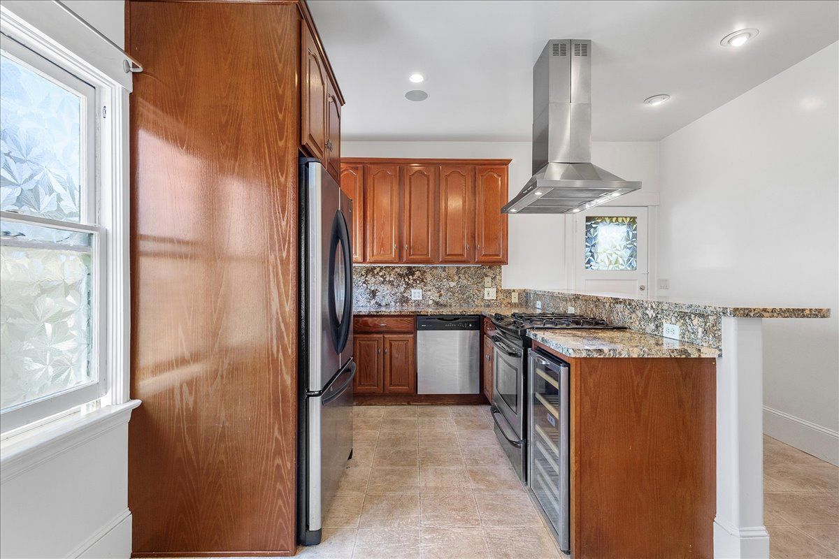 1089 Park Ave