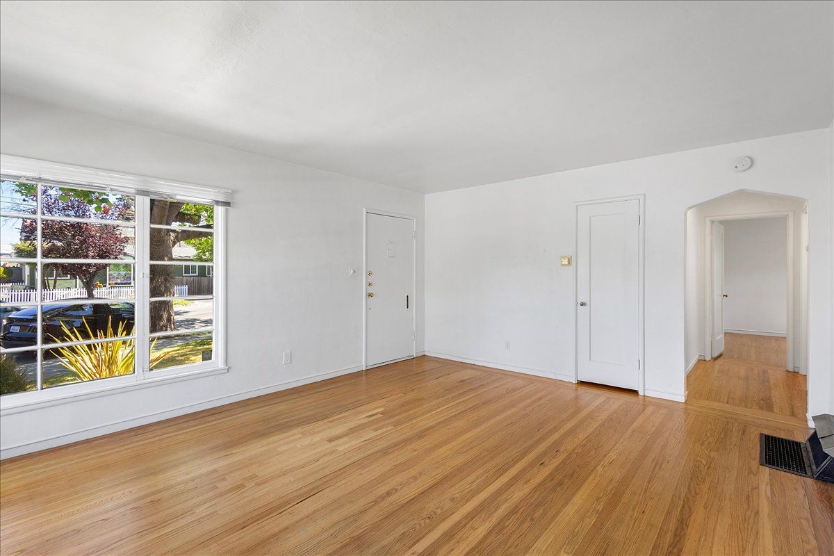 1547 8th St. 