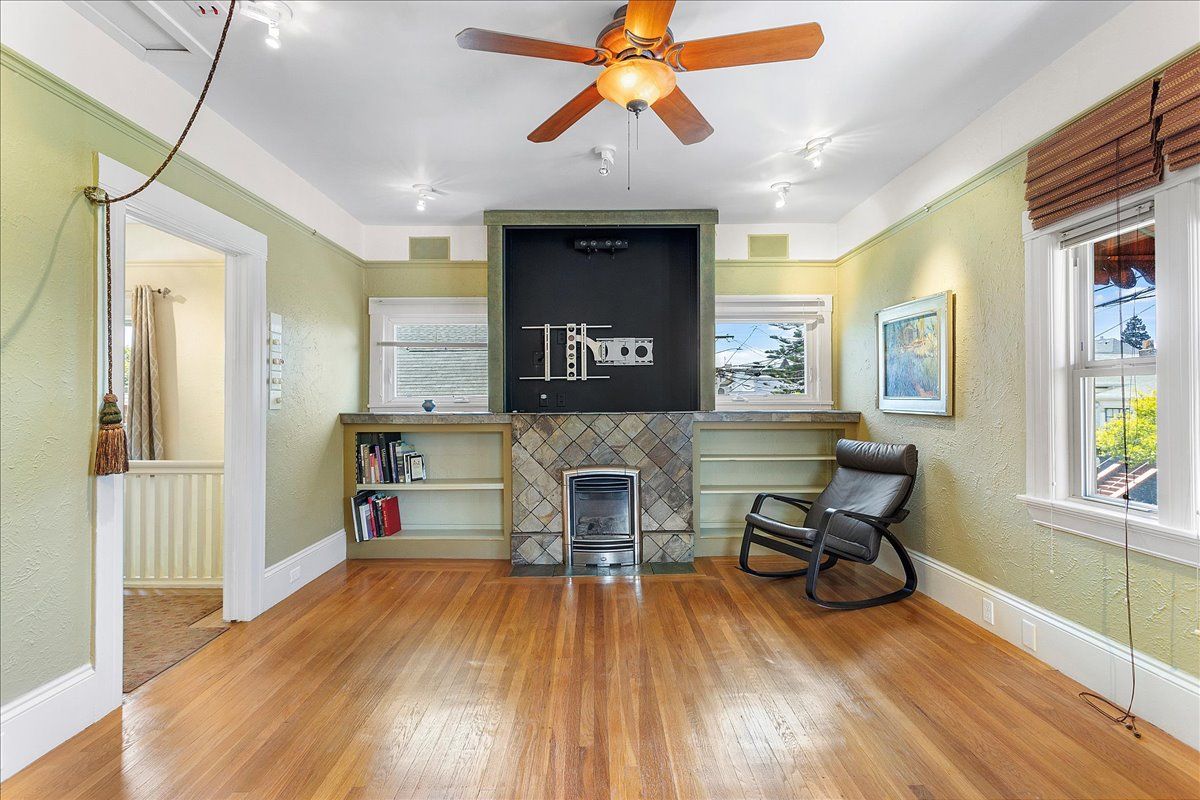 1438 Walnut St. 