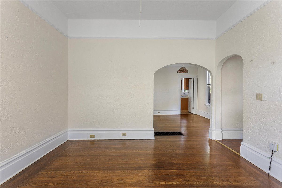913 Central Ave 