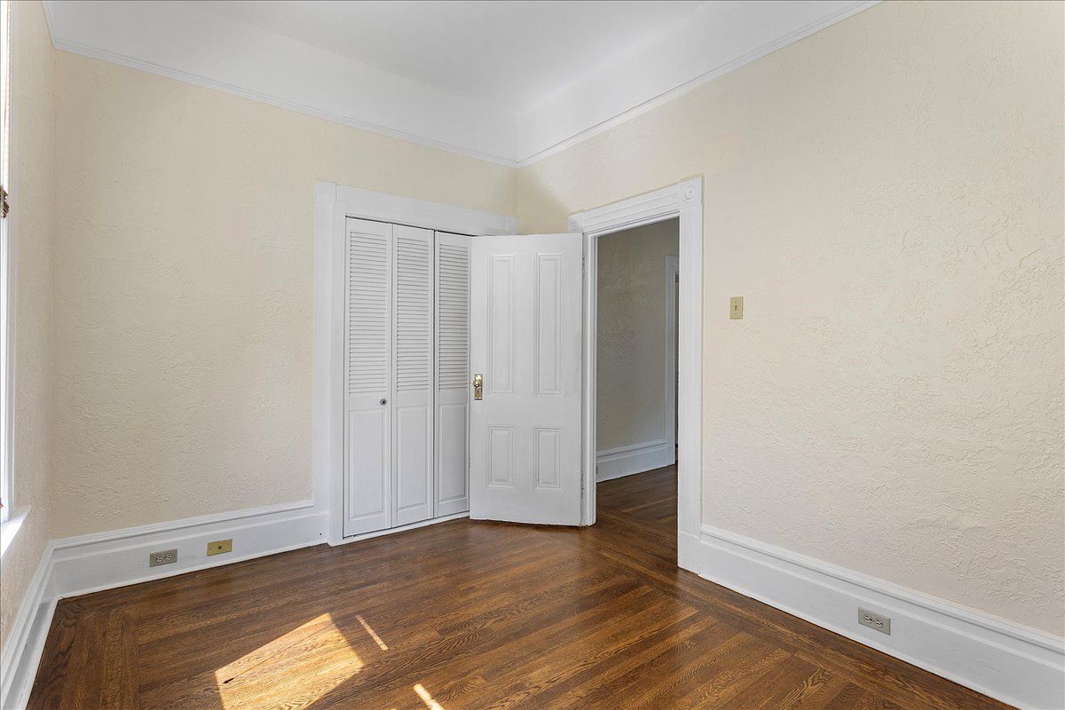 913 Central Ave 