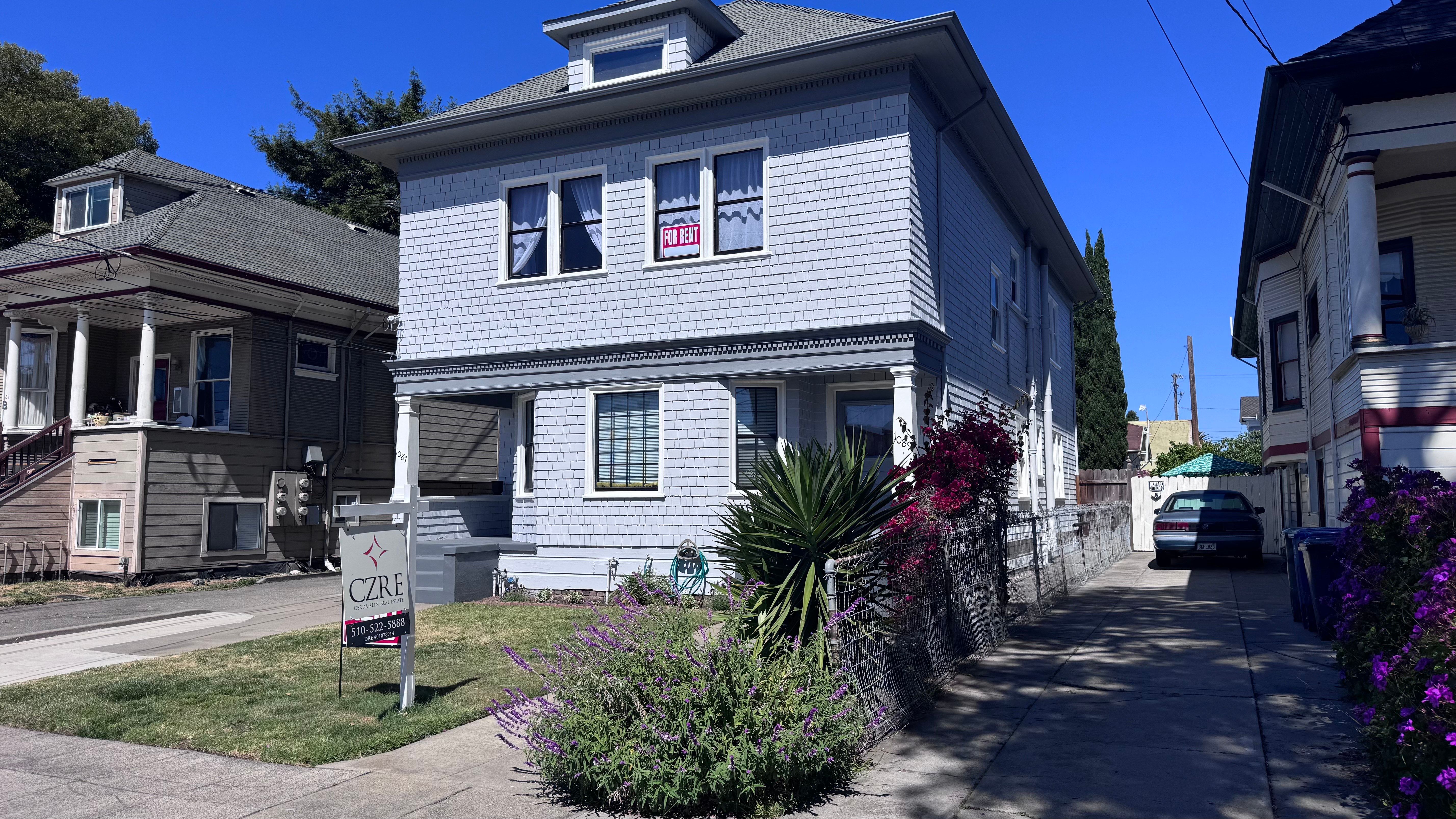 1089 Park Ave