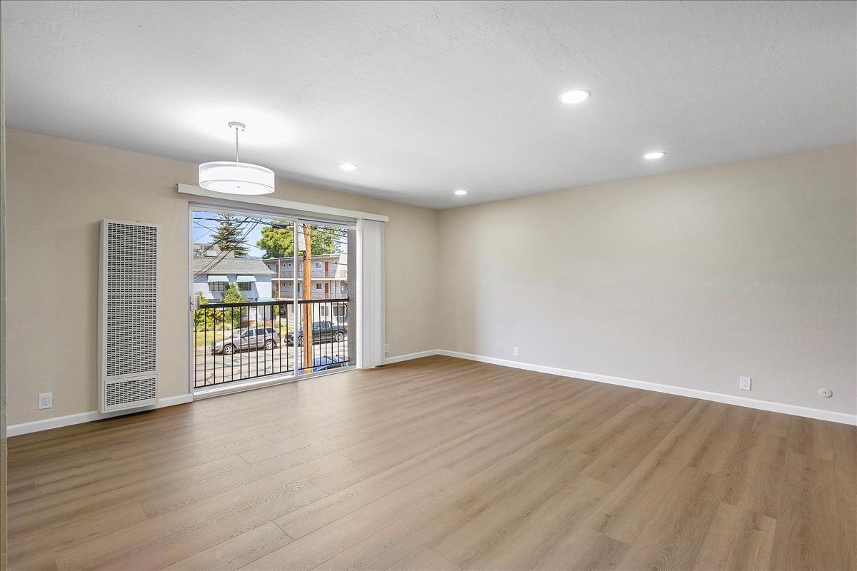 2150 Santa Clara Ave #C