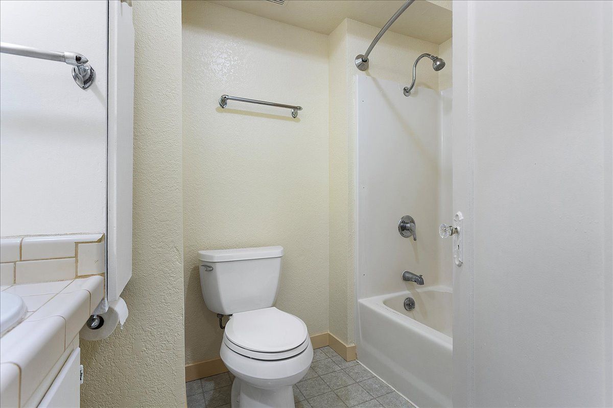 2241 San Jose Ave #B
