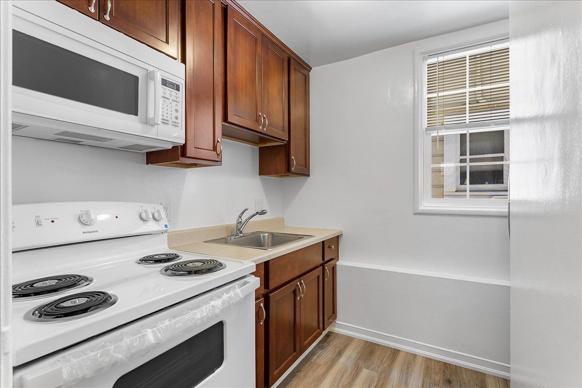 1443 Stanton St. #4