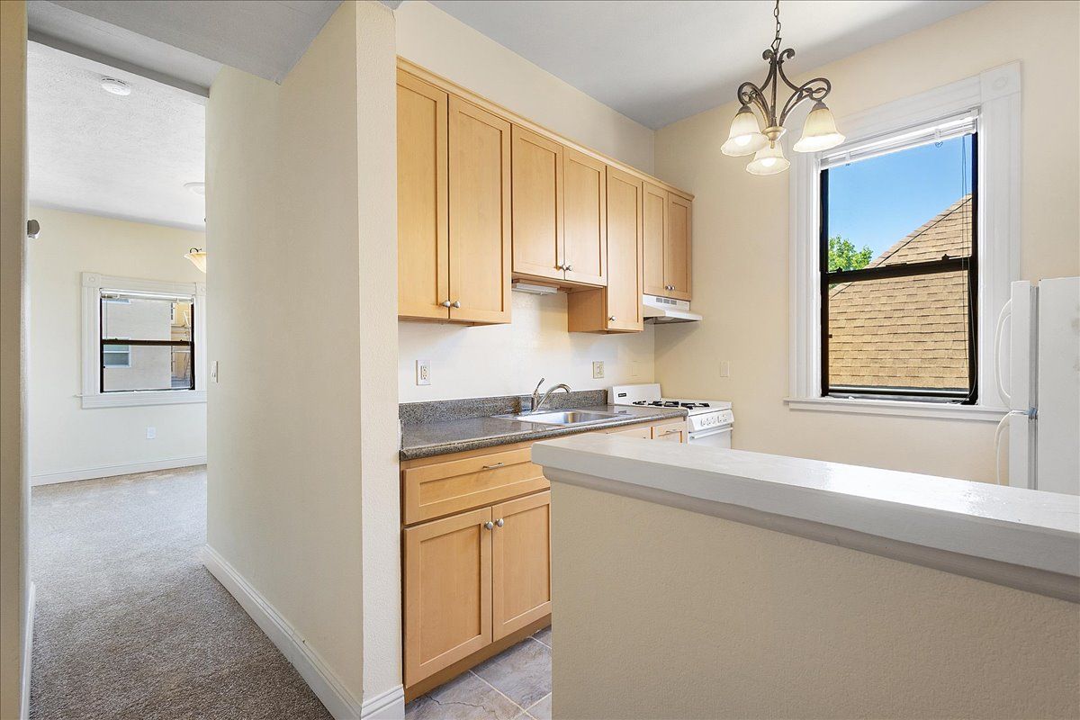 1541 Bay St. #5