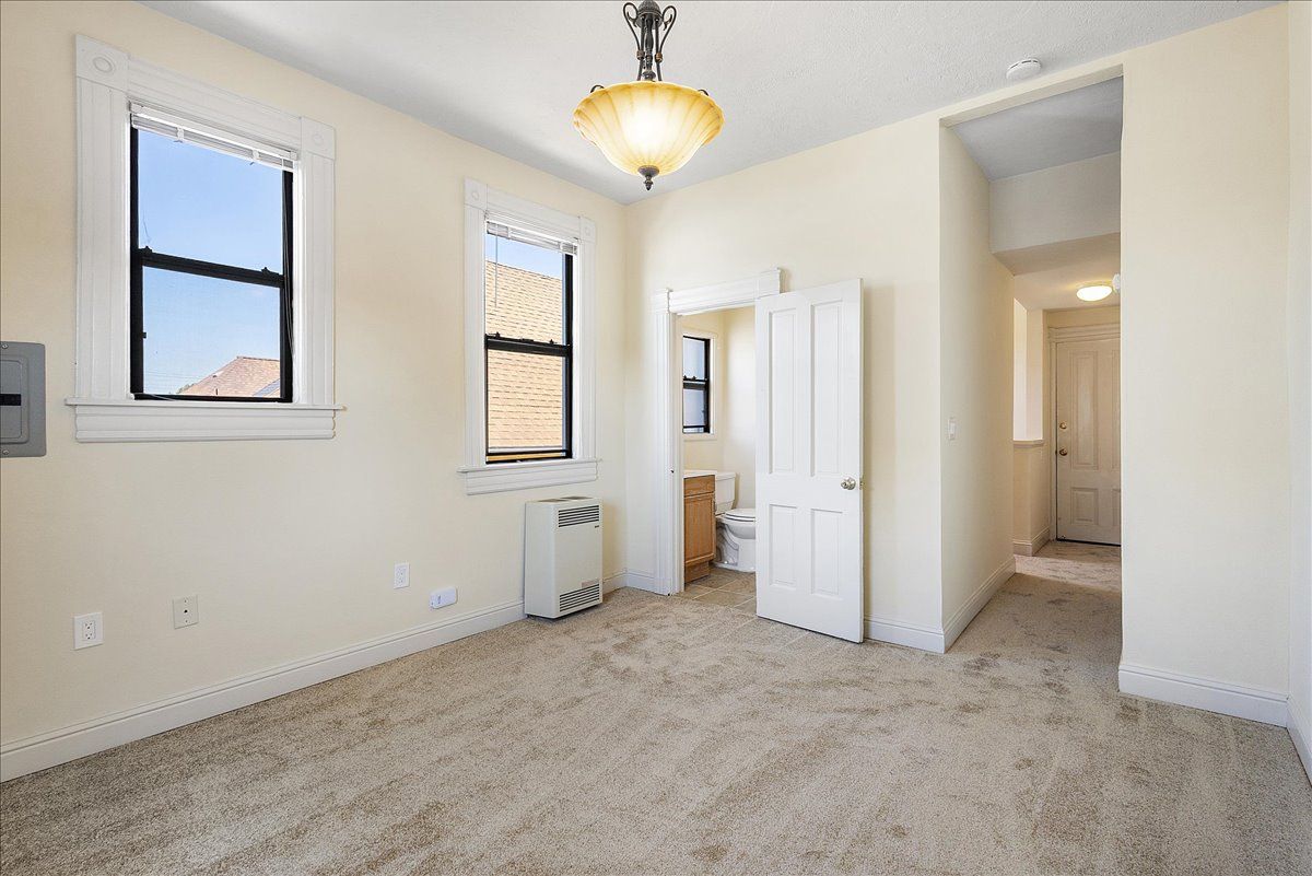 1541 Bay St. #5