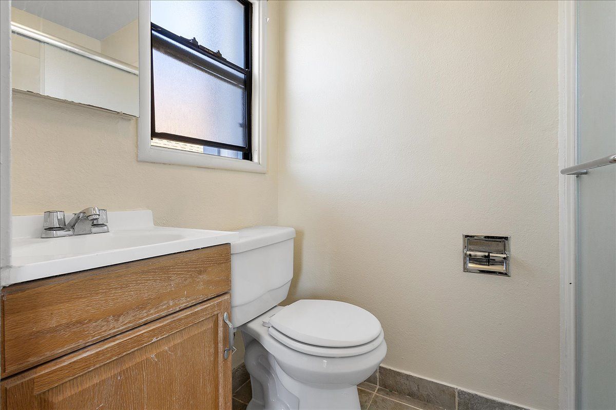 1541 Bay St. #5
