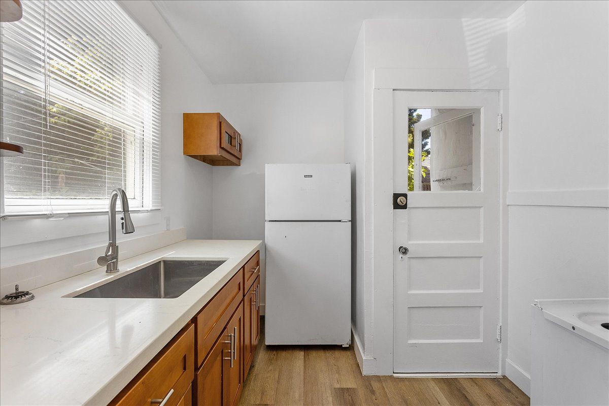 1106 Park Ave #8