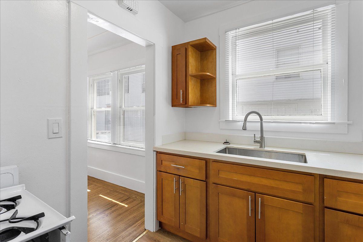 1106 Park Ave #8