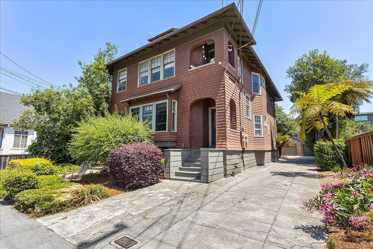 1416 Willow Street - Upper back