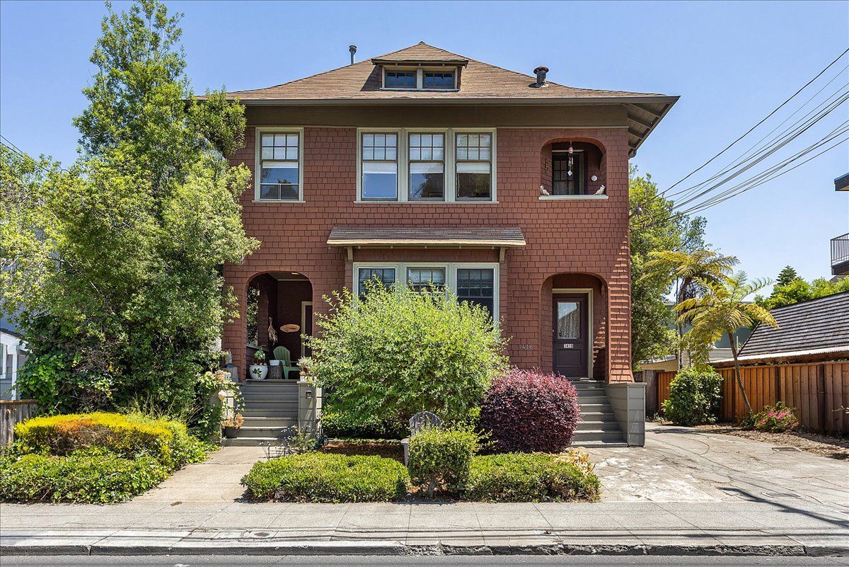 1416 Willow Street - Upper back