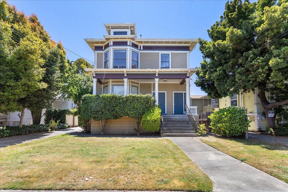 2116 Clinton Ave 