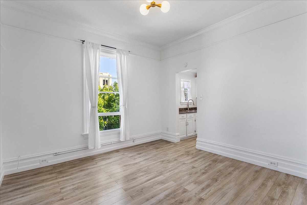 2257 Central Ave #12