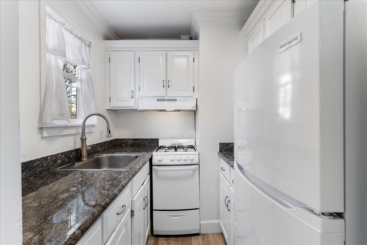 2257 Central Ave #12