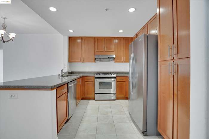 423 7th St #302