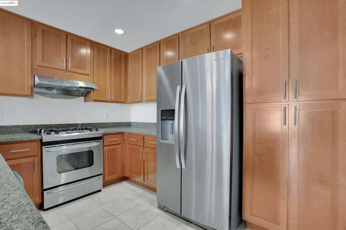 423 7th St #302
