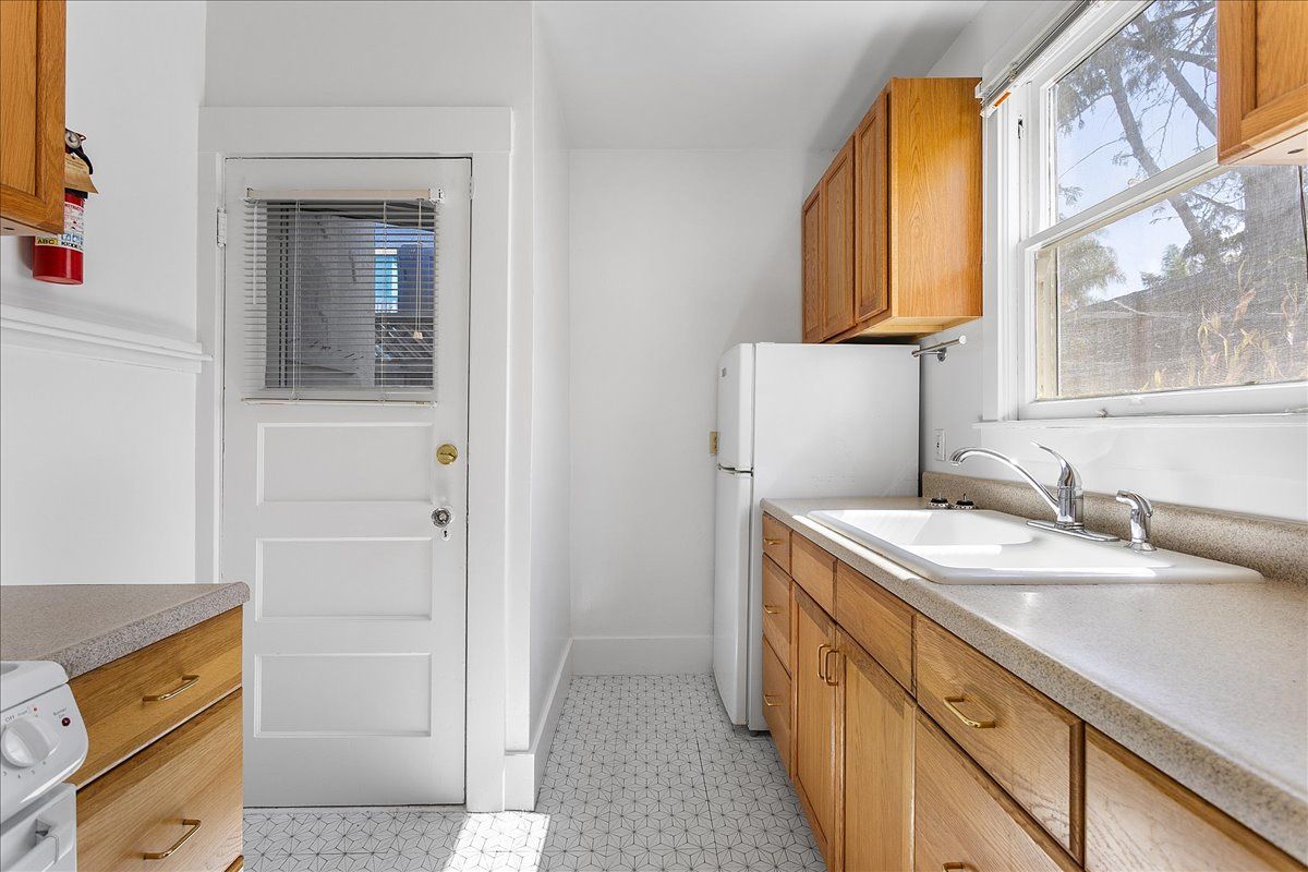 1106 Park Ave #7
