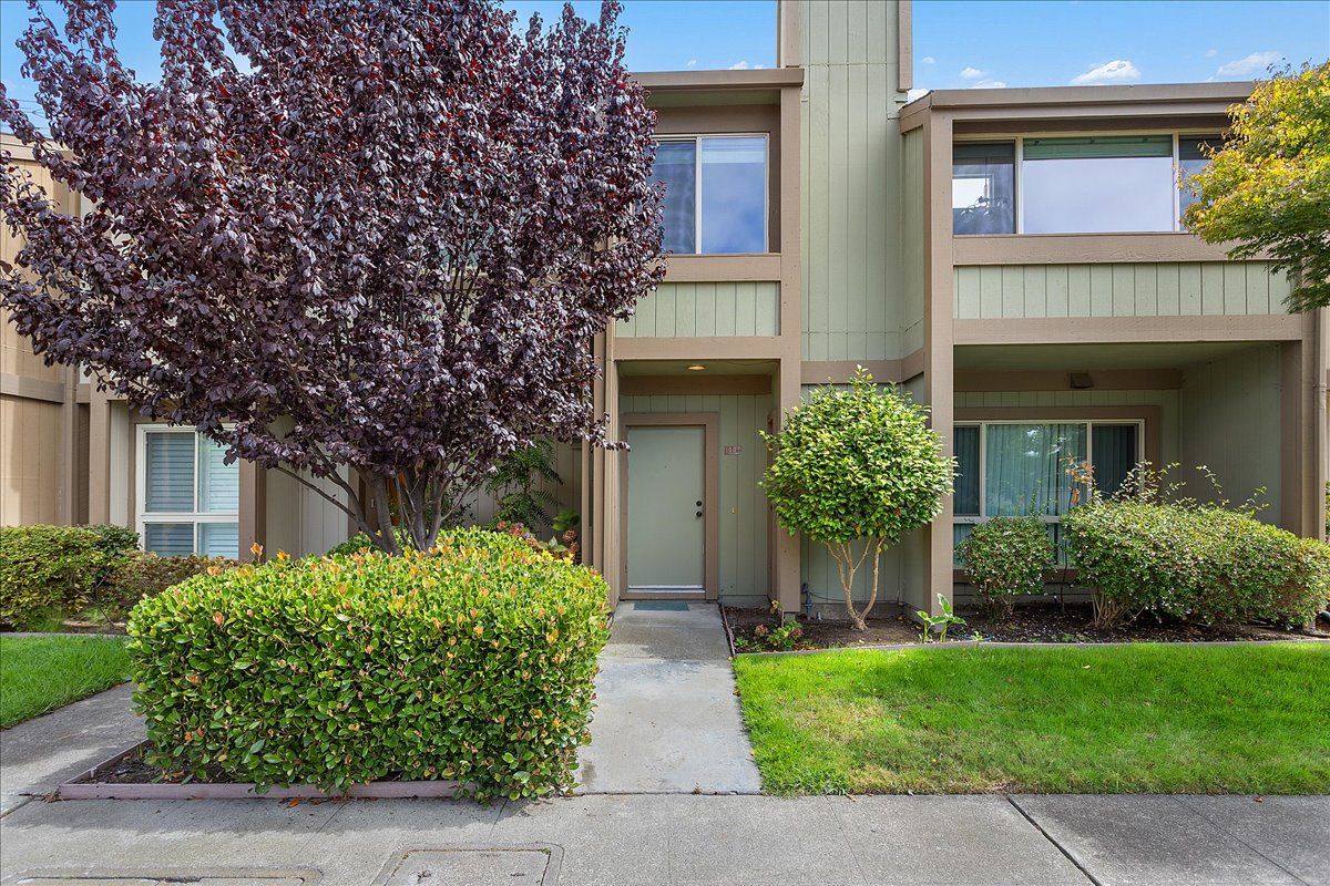 1007 Tahiti Lane 