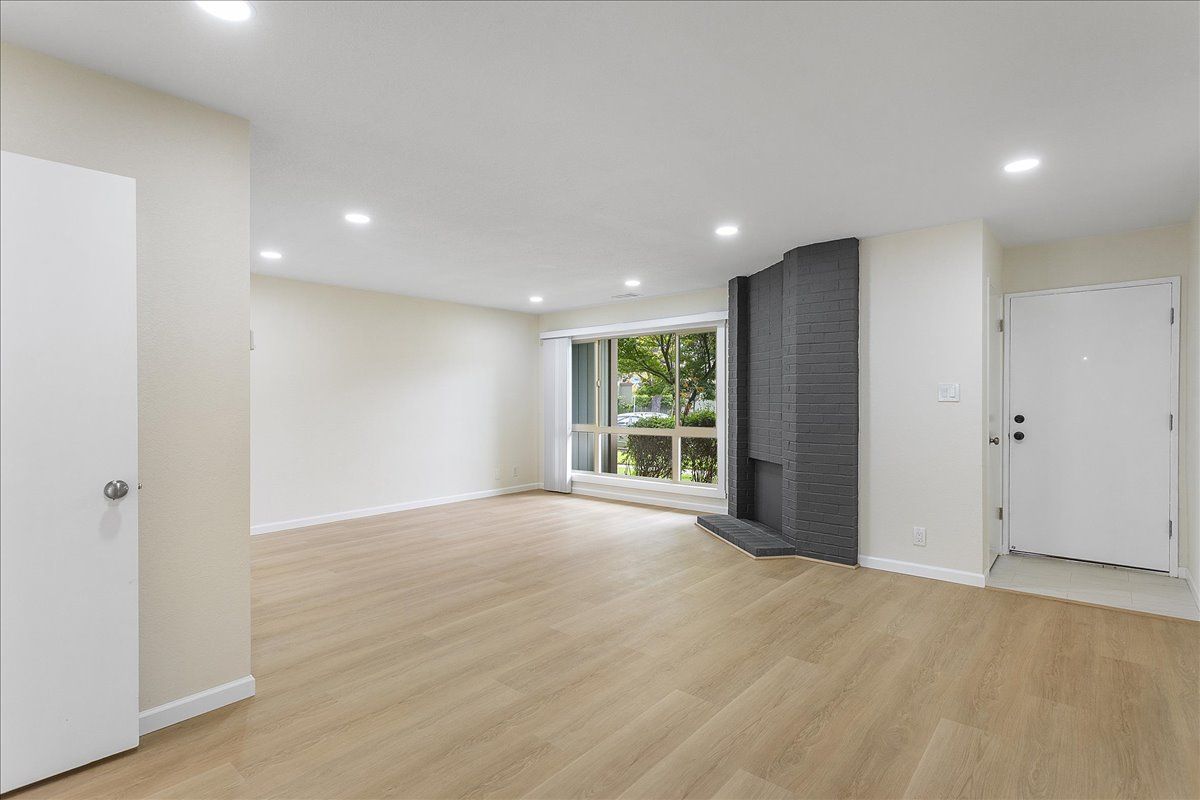 1007 Tahiti Lane 