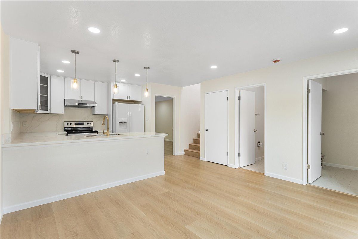 1007 Tahiti Lane 