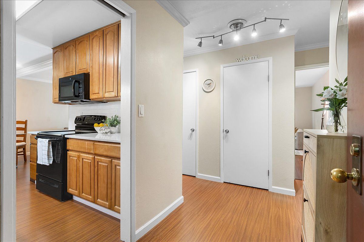 1311 Webster St #E103