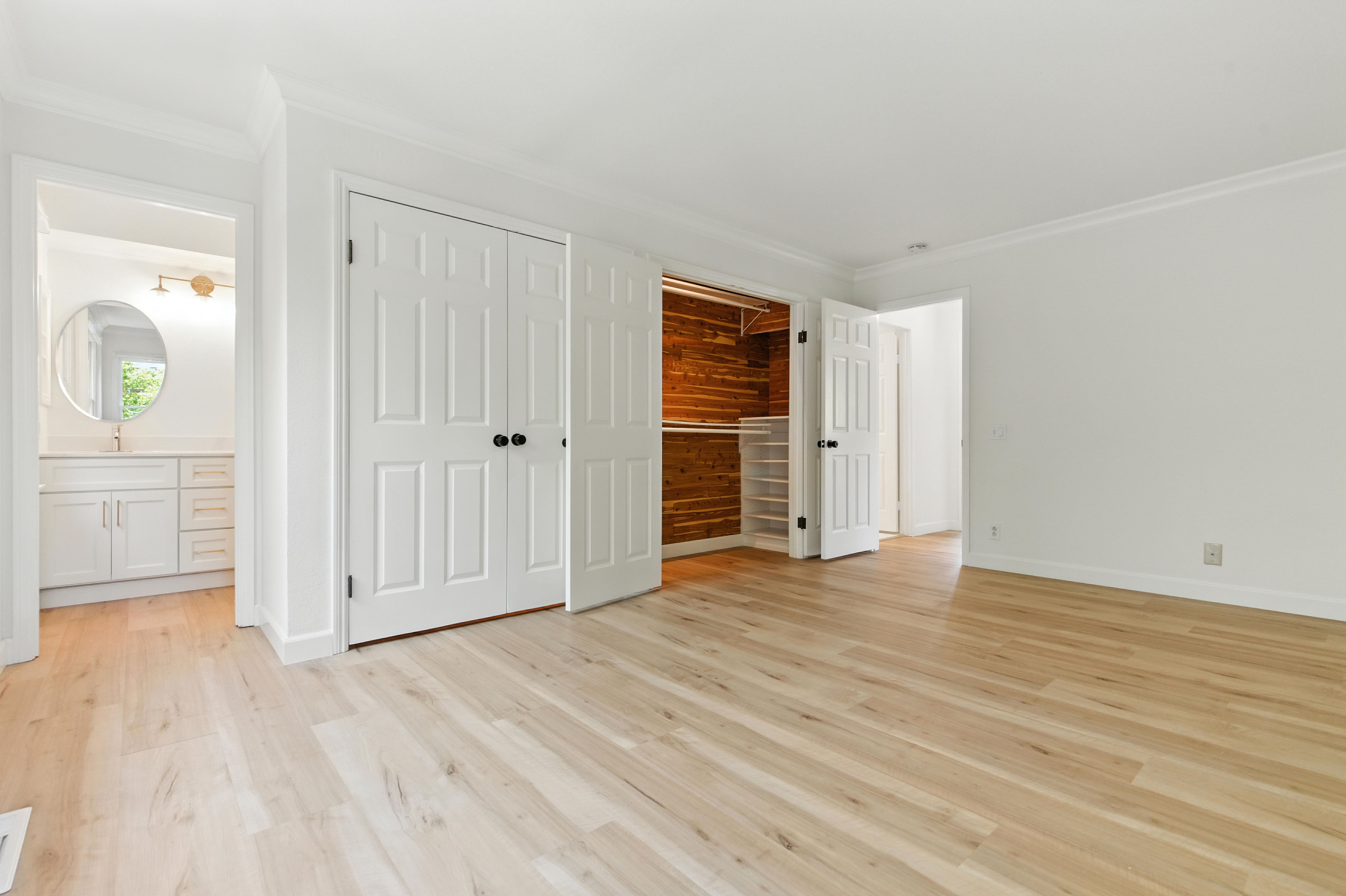560 Centre Ct 