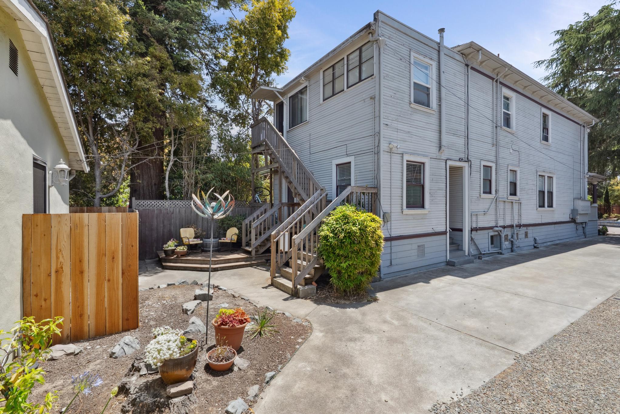 2117-19 Alameda Avenue